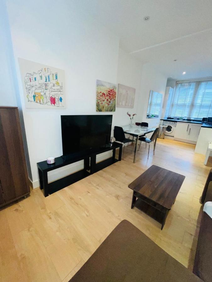 Amazing 2 Bedroom Apartment London Eksteriør billede