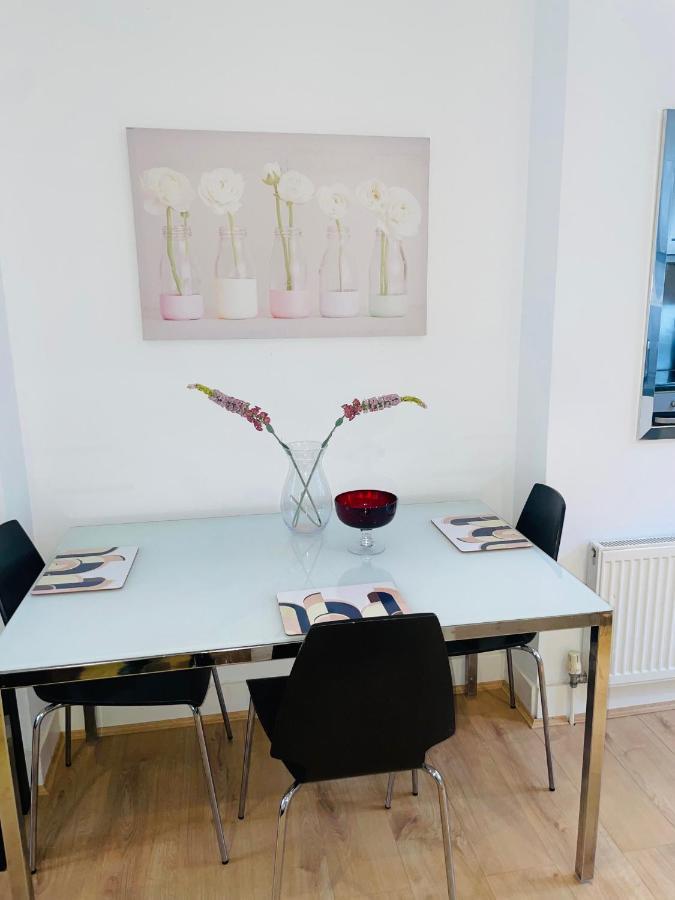Amazing 2 Bedroom Apartment London Eksteriør billede