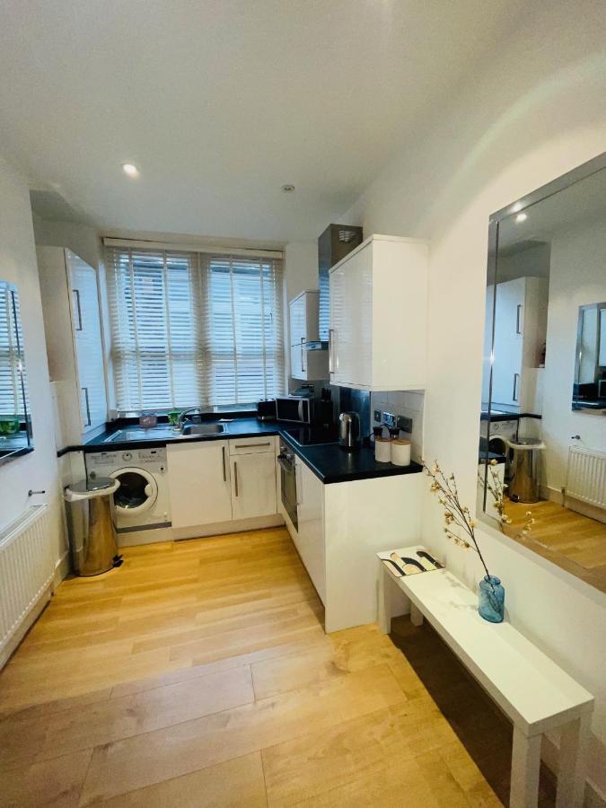 Amazing 2 Bedroom Apartment London Eksteriør billede